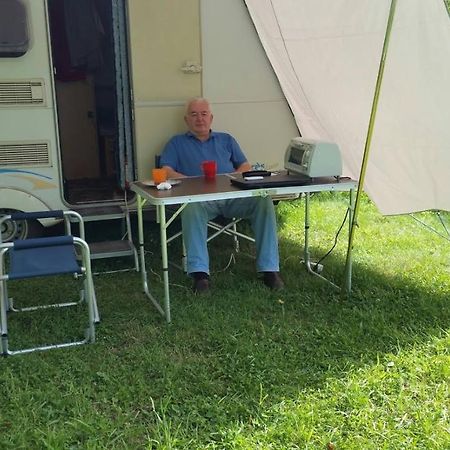 Camping Aviator, Numai Teren, Campare Pentru Rulote Autorulote Personale, Campingul Nu Are Rulote !!! בוסטאני מראה חיצוני תמונה